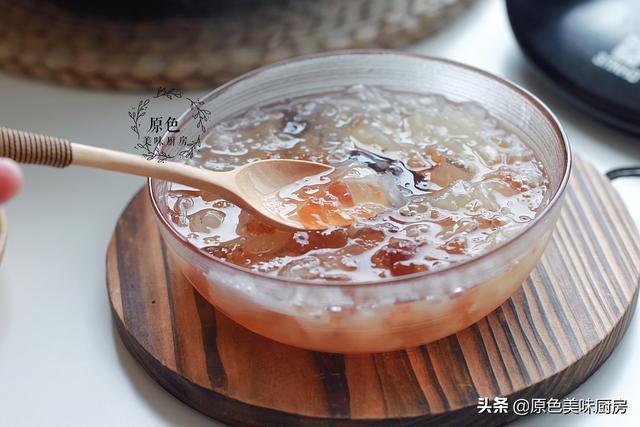 平民燕窝坚持每天喝，皮肤水润气色好，女人要常喝