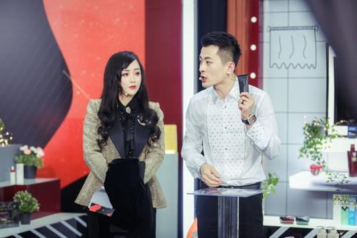 辛巴售卖假燕窝退赔6千万，直播情绪失控痛哭，网友：继续演！