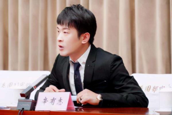 辛巴燕窝事件后，打假人王海持续曝料，平荣抗辐射酒也出问题？