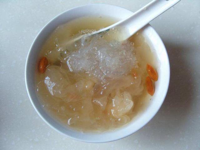 小心窝燕窝：秋季吃燕窝，六道食谱，6种功效